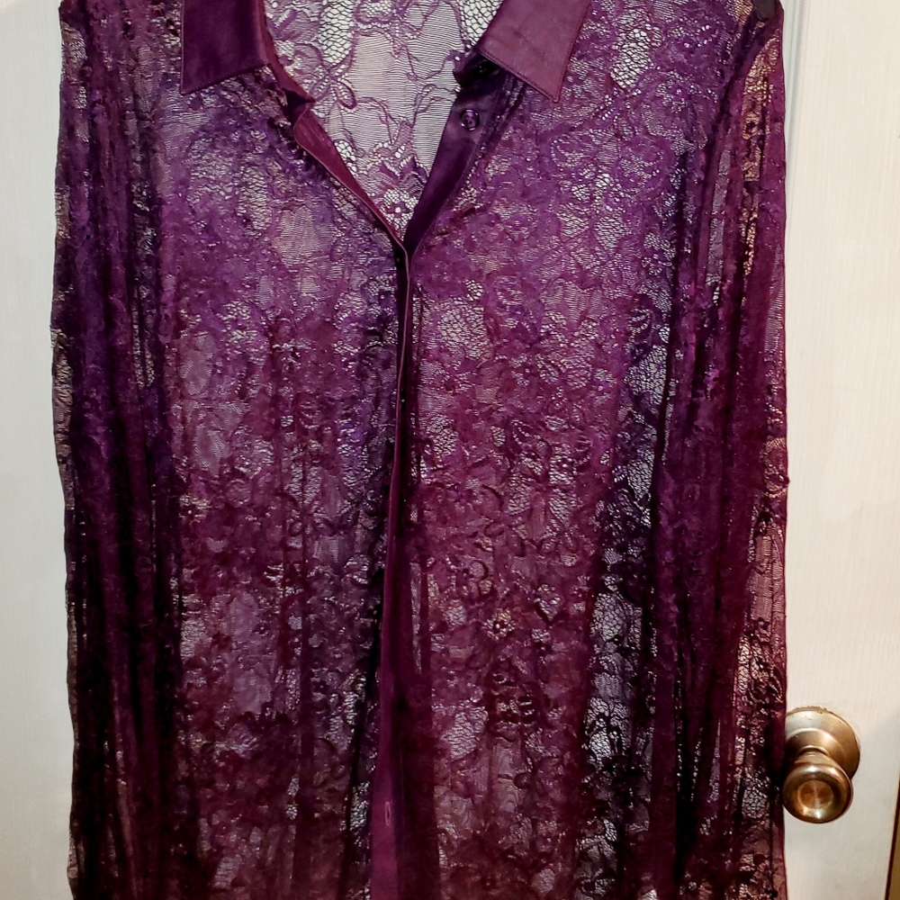 Womens XL belle  purple laced top
